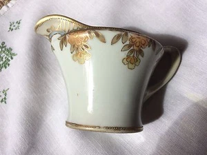 Vintage Hand Painted Nippon Bone China Gold Design Creamer - Foto 1 di 4