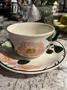 VILLEROY BOCH BLUMEN DESIGN TASSE UND UNTERTASSE GERMANY - Bild 1 von 3