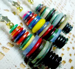 3 Christbaumschmuck Vintage Knöpfe Handarbeit Lametta Aufhänger #3 - Bild 1 von 2