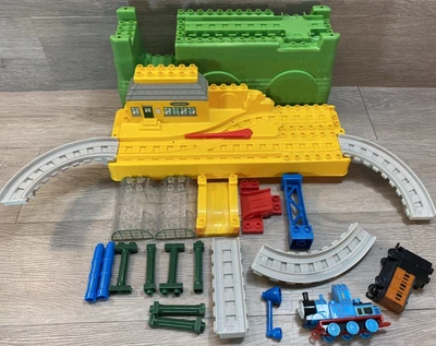 Thomas KNAPFORD STATION Mega Bloks 10550 Train Track Parts Lot Track Figures - Image 1 of 4