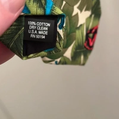 Corbata rana tropical Foto 1 de 3