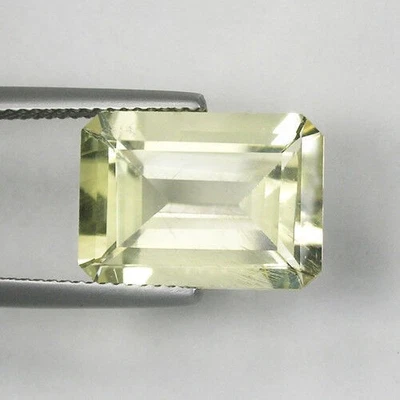 8.18 ct  HI END LUSTROUS - LIGHT YELLOW  NATURAL ANDESINE   Octagon  4049 DL - Image 1 of 2