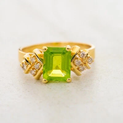 CG15 - Vintage Emerald Cut Peridot Cocktail Ring, 14k Gold, .08ctw Diamonds, Sz7 - Image 1 of 4