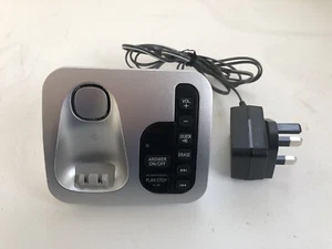 Panasonic KX-TGC220E Główna jednostka bazowa Biała stacja dokująca telefonu z zasilaczem - Zdjęcie 1 z 5