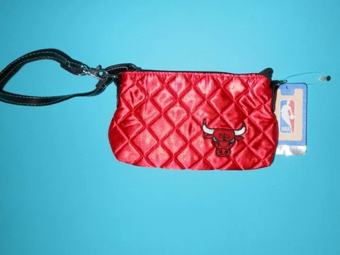 Too Cute! New Chicago Bulls Quilted Wristlet Clutch Purse S140 Cover