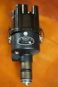 Restored VW German Bosch Distributor VJ 4 BR 8 - Picture 1 of 6