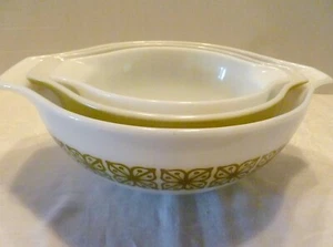 3 Vintage PYREX Glass CINDERELLA Nesting MIXING BOWLS Verde Green MOD FLOWER - Picture 1 of 12