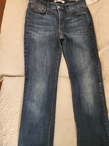 Levi 525 perfekte Taille gerades Bein Damenjeans ─ Größe 10 Medium Wash neu mit Etikett  - Bild 1 von 11