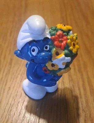 Schlumpf Schlümpfe 20469 Schlumpf mit Blumenstrauß - Bild 1 von 4