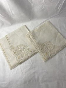 Pair Vintage Lace Edged Linen Handkerchiefs Cream Ivory - Picture 1 of 8