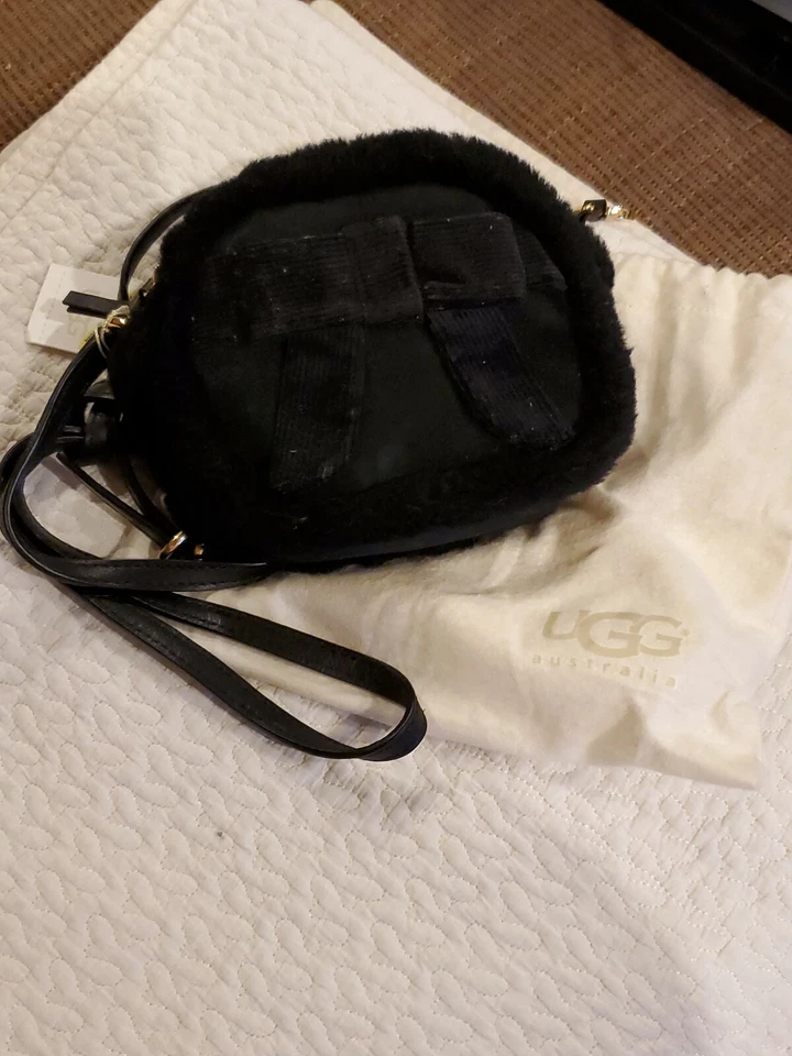 UGG Australia Bailey Bow Corduroy Zip Crossbody Black
