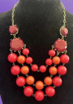 EL Erica Lyons Rojo Multi-Hebra Madera Cuentas Distintivo Collar Babero ¡OFERTA! Foto 1 de 4