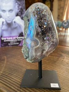 Premium Amethyst Engel Aura Geode auf Ständer 16 Mini Geode 269g H14xW6xD6cm - Bild 1 von 8