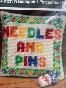 Needles & Pins Vintage Needlepoint Pincusion Kit NIP 4x4 - Picture 1 of 9