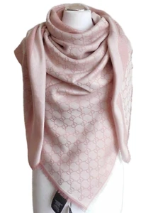 GUCCI Sciarpa Scialle Lana Seta 140x140 Nuovo 281942 3G704 6978 rosa pastello - Picture 1 of 6