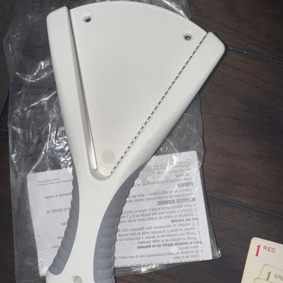 JAR OPENER Pampered Chef 2677 Handheld Or Mountable - Image 1 of 4