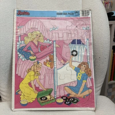 Bandeja rompecabezas Mattel 1985 marco extra grueso Barbie dorada dormir sobre fiesta NUEVO Foto 1 de 4