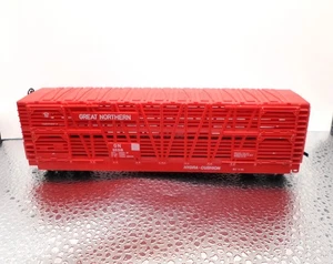 HO Scale 1:87 Great Northern GN 55318 Red Stock Car Model Train - Picture 1 of 12