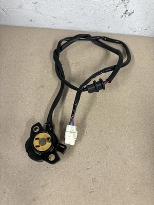 08-20 Interruptor sensor posición de engranaje neutro Suzuki Hayabusa Busa GSXR1300 #0190 Foto 1 de 4