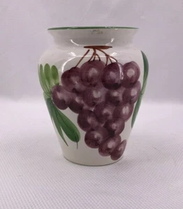 Vaso ceramica smaltata dipinto a mano decorato con uva e foglie Italia 8" vintage - Foto 1 di 12