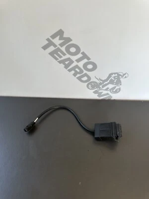 Conector USB Triumph Street Triple RS 765 OEM 2019 8126 millas enchufe USB Foto 1 de 4