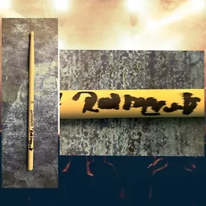 GFA Winger Band Schlagzeuger * ROD MORGENSTEIN * signierter Schlagzeugstick R1 COA - Bild 1 von 3