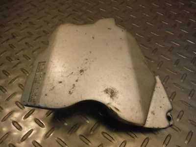 2000 00 01 Yamaha YZF-R1 YZF R1 R-1 panel de cubierta de piñón del motor Foto 1 de 4