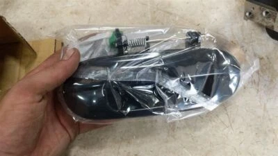 Правая задняя ручка внешней двери для пассажира подходит для Buick ENVOY C491333 1533843 02–09 годов выпуска - Изображение 1 из 3