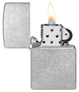 Zippo Street Chrome Windproof Fuel Lighter Neu mit Box - Bild 1 von 6