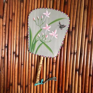Ventaglio geisha cinese vintage - schermo viso dipinto a mano bambù disegno floreale farfalla - Foto 1 di 4
