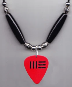 Melissa Etheridge ME Logo Red Guitar Pick Necklace - MEIN 2003-2004 - Picture 1 of 3