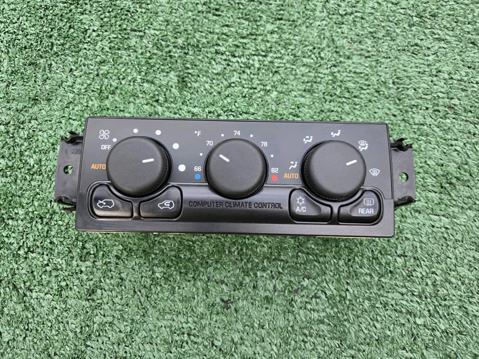 2002 CADILLAC ESCALADE A/C HEATER CONTROL CLIMATE CONTROL TEMPERATURE CONTROL  - Image 1 of 4