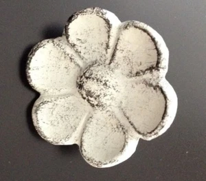 White Distressed Cast Iron  Flower Shaped Knobs Drawer Pulls Closet Doors 4 WC - Picture 1 of 2