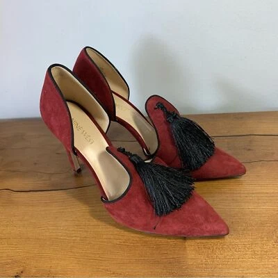 Bomba de gamuza Tyrell Nine West para mujer color rojo con borlas negras talla 7,5 Foto 1 de 4