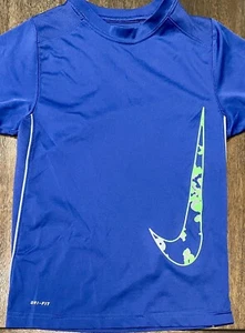 Nike Shirt Boys Dri-Fit Camo Swoosh Yellow Stripe T-Shirt Short Sleeve Blue Sz S - Picture 1 of 7