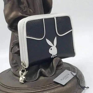 Playboy Damen Geldbörse schwarz | weiß Lack Mode Neu mit Etikett - Bild 1 von 5