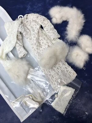 Conjunto de 20” Hecho a Mano para Muñecas Tamaño Cissy Blanco Encaje Vestido y Zapatos i49 Foto 1 de 4