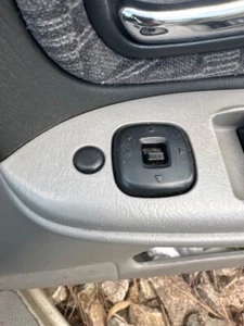 2001 Ford Laser KN KQ Electric Mirror Switch 98-02 323 Telstar Drivers #B412 - Picture 1 of 12