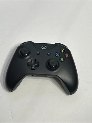 Microsoft Xbox One Wireless Controller (1708) Schwarz - GETESTET -  - Bild 1 von 4