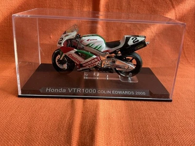 DeAGOSTINI 1:24 Champion Racing Bike Honda VTR1000 -Colin Edwards 2000 In Case - Image 1 of 4