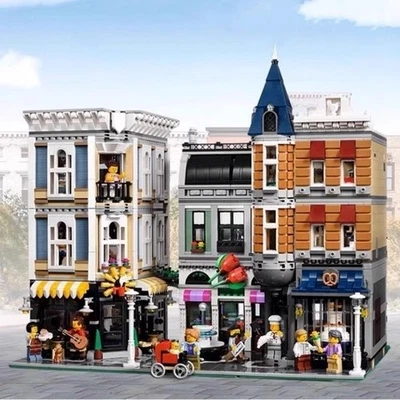 *NEW* UNBRANDED MOC 10255 CREATOR Assembly Square & 9 Figures Blocks 4002pcs - Image 1 of 4