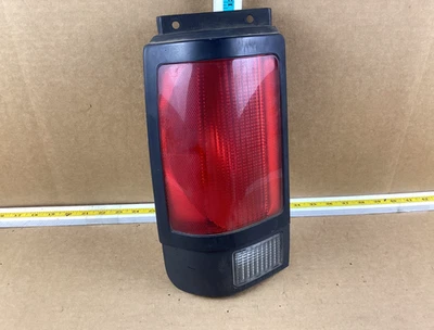 Luz trasera izquierda del lado del conductor Mazda Navajo 1991-1994 OEM Foto 1 de 4