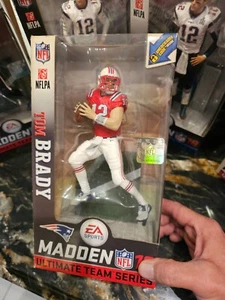 MADDEN 18 SERIES 1 ULTIMATE TEAM SERIES EA SPORTS TOM BRADY RED JERSEY PATRIOTS - Picture 1 of 7