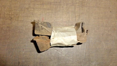 Soportes de radiador inferiores Lincoln Mark VII LSC 2 puertas 85 86 87 Foto 1 de 2