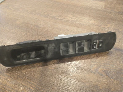 2013 toyota Prius C Left door control switches  - Image 1 of 3