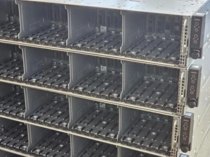 Dell PowerEdge C6400 4x C6420 8x Xeon Gold 6140 18C 128GB RAM 2x PSU 1Y Warranty - Bild 1 von 7