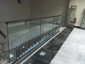 Ganzglasgeländer ALU Module für 17,52 ESG -VSG Glas bauaufsichtliche Zulassung! - Bild 1 von 3