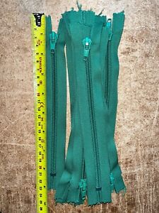 Pack of 10 Green Zips - 8 inches / 21cm - BRAND NEW