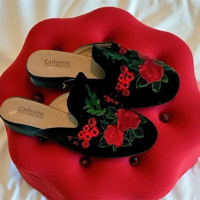 CATHERINE MALANDRINO LOYSTER BLACK SUEDE MULES EMBROIDERED RED ROSE SHOE 6.5 - Image 1 of 2