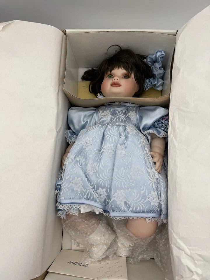 Muñeca de porcelana Marie Osmond original "Olive May" 24" muñeca bebé vintage para niños pequeños. Foto 1 de 4